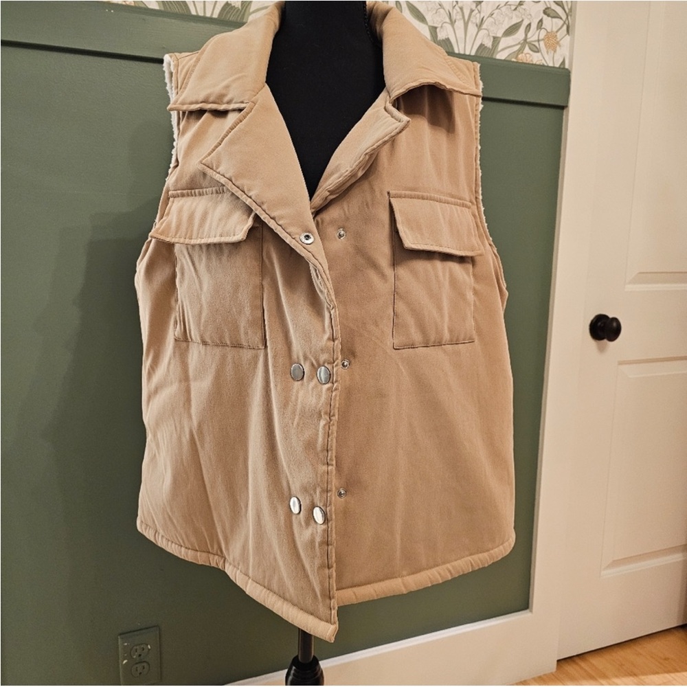 SHEIN Tan Sleeveless Vest